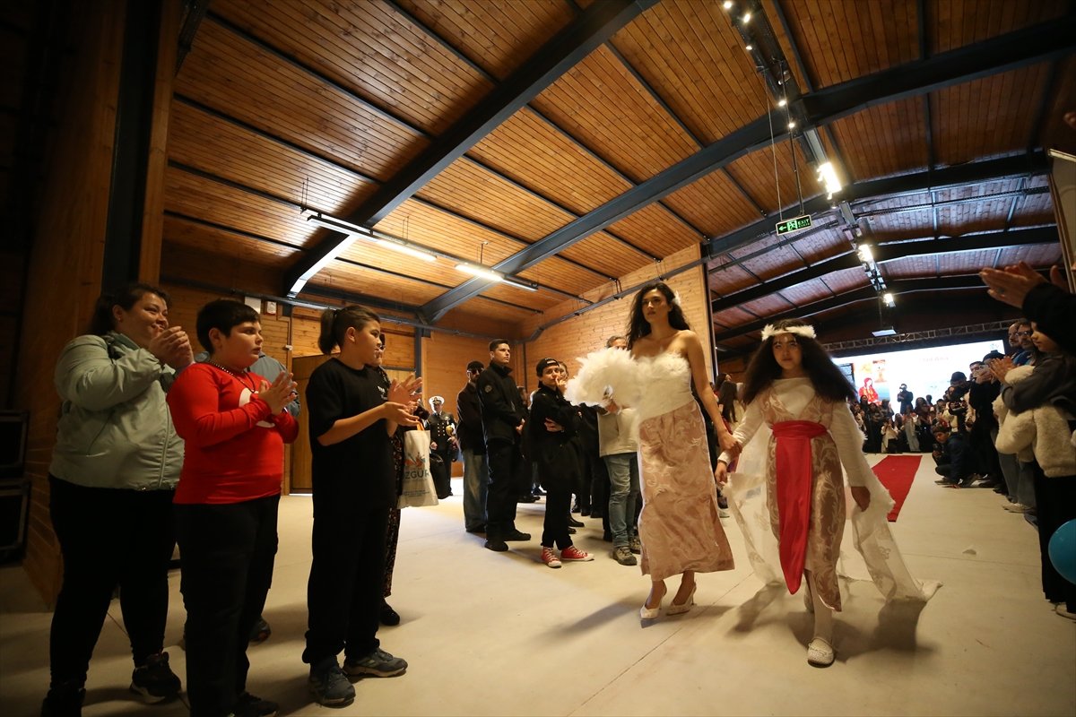 Çanakkale'de ​'İleri Dönüşüm Defilesi' düzenlendi