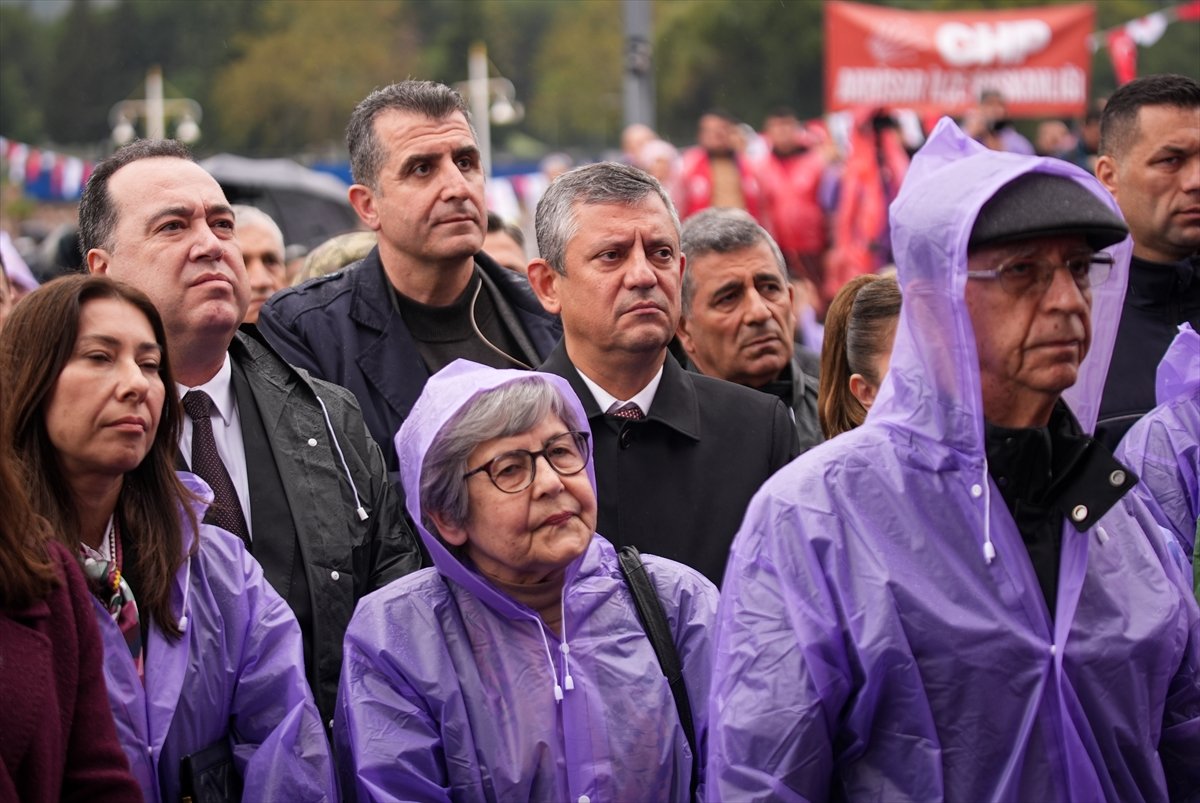 CHP Genel Başkanı Özel, Manisa'da toplu açılış törenine katıldı
