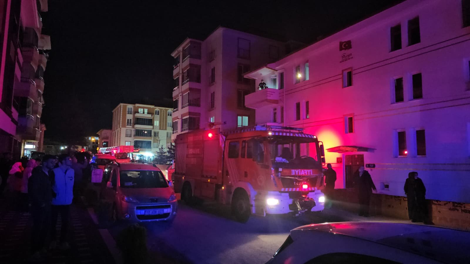 Çorum'da benzin bidonunun alev alması sonucu çıkan yangında 1 kişi yaralandı