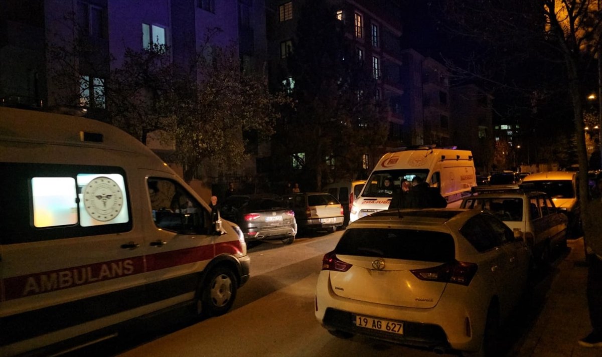 Çorum'da komşular arasında 'gürültü' nedeniyle çıkan kavgada 3 kişi yaralandı