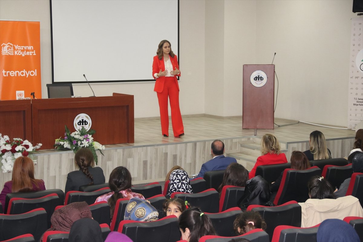 Diyarbakır'da 'Kadınların Güçlenmesi ve Sürdürülebilir Kalkınma Eğitimi' programı başladı