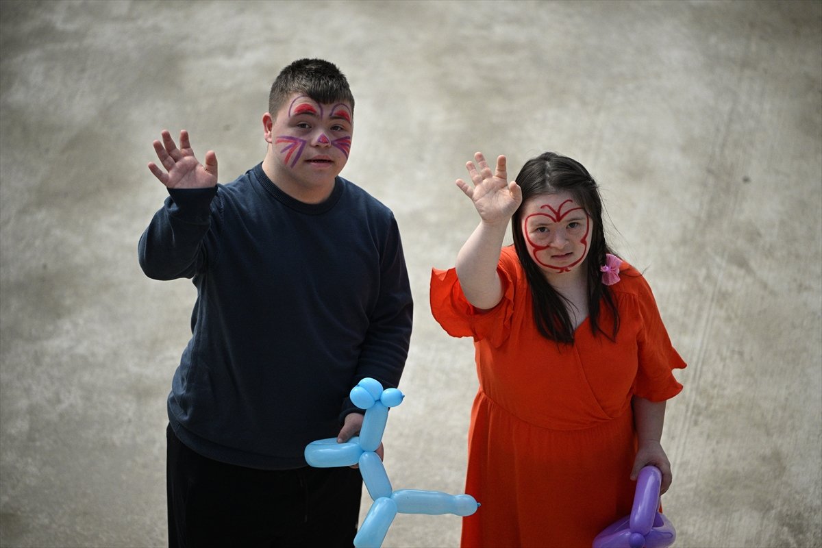 Düzce'de otizmli çocuklar, farkındalık günü etkinliklerinde eğlendi