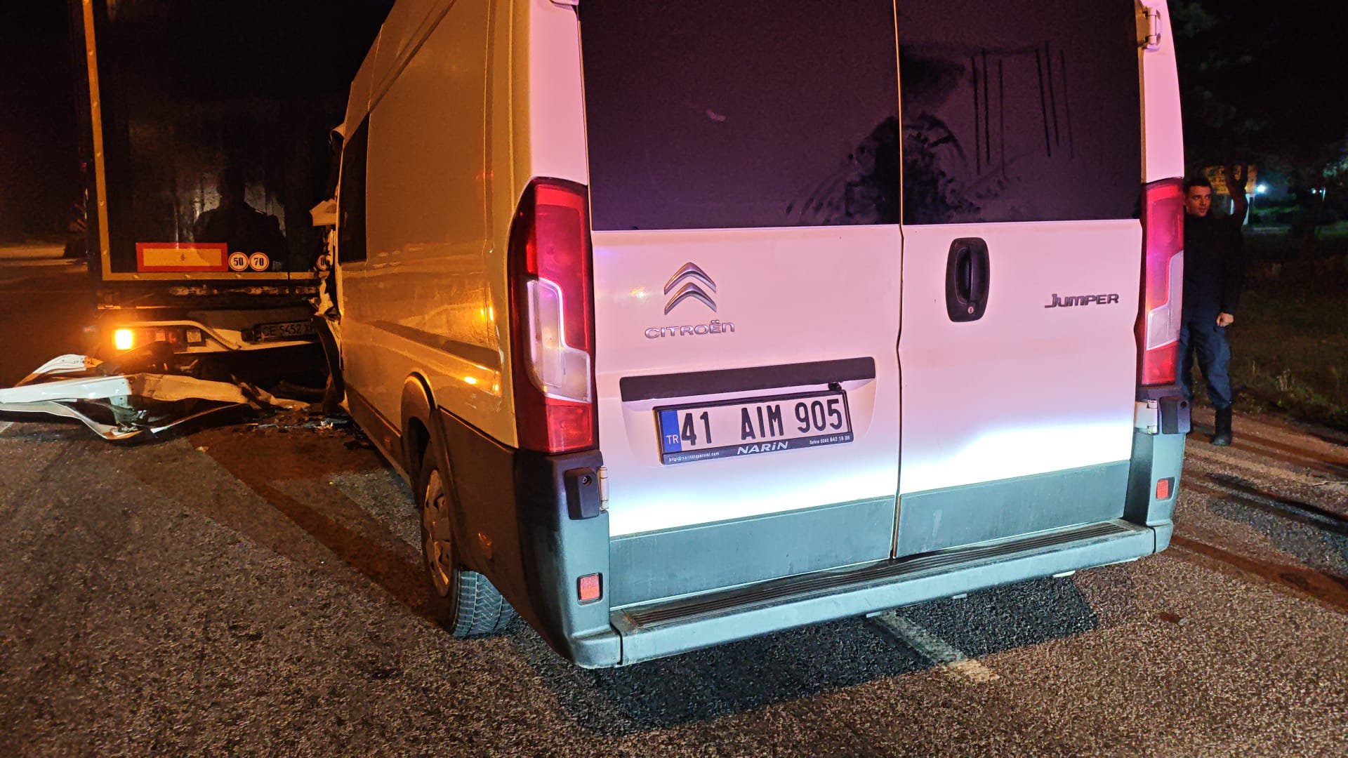 Edirne'de tıra çarpan panelvandaki 1 kişi öldü, 1 kişi yaralandı