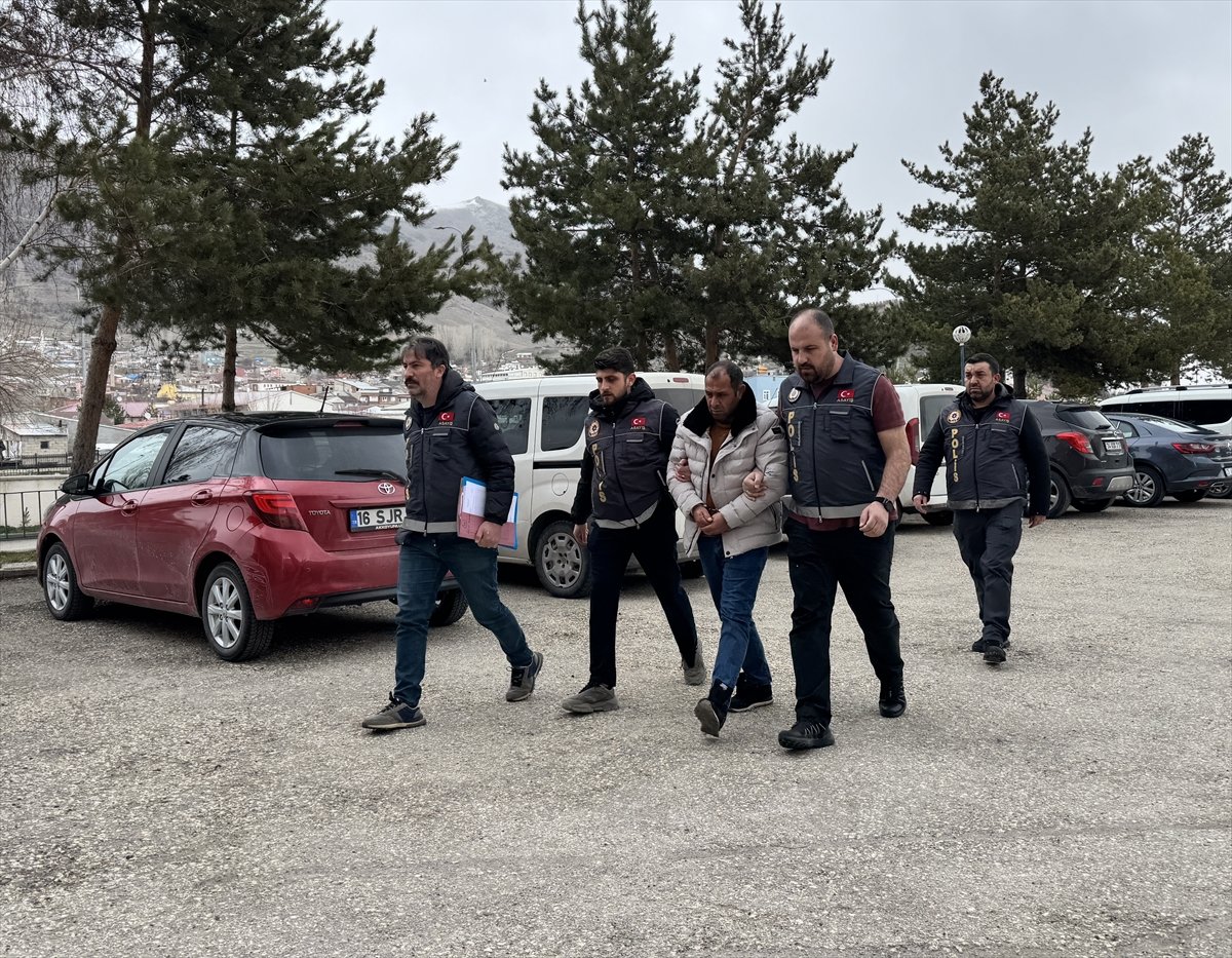 Erzurum'da eşini bıçakla öldüren zanlı adliyede