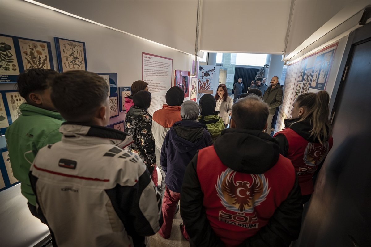 Erzurum'daki Biyoçeşitlilik Bilim Müzesi'nde tıbbi bitki ve kuş sergisi