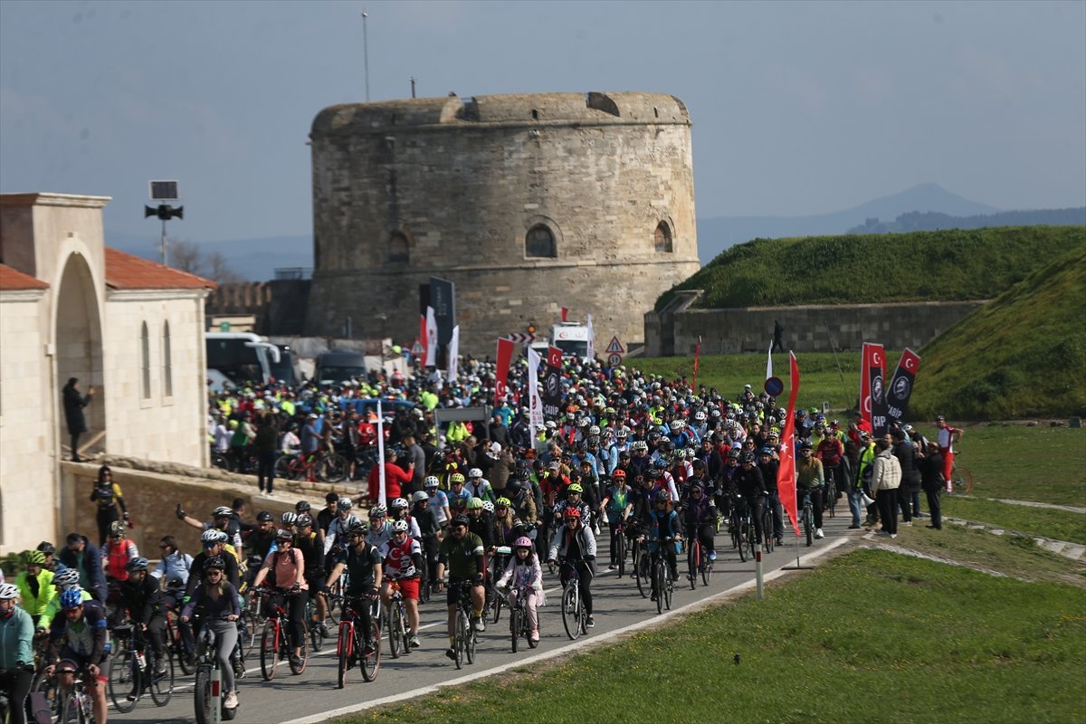 Gelibolu Yarımadası'nda 15. 'Çanakkale Bisiklet Turu Şehitlere Saygı Sürüşü' etkinliği düzenlendi