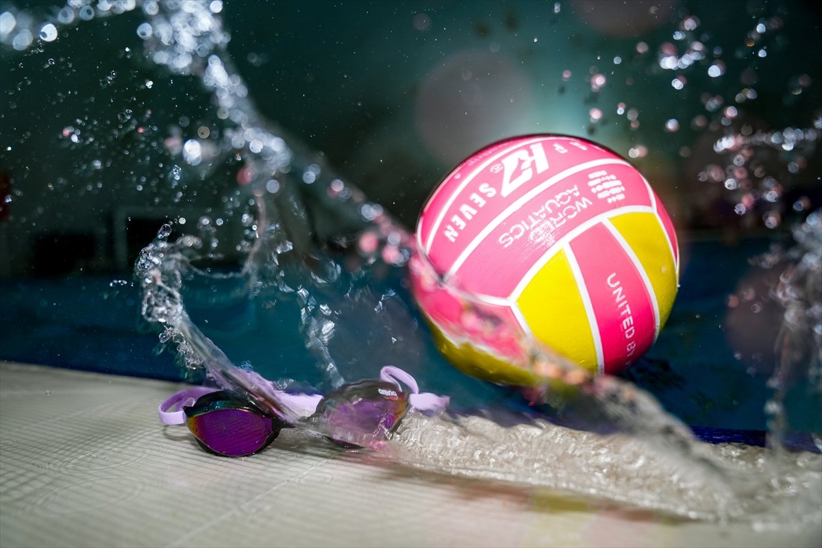 Göztepe'nin Avrupa şampiyonu sutopu takımında hedef 'çifte kupa'