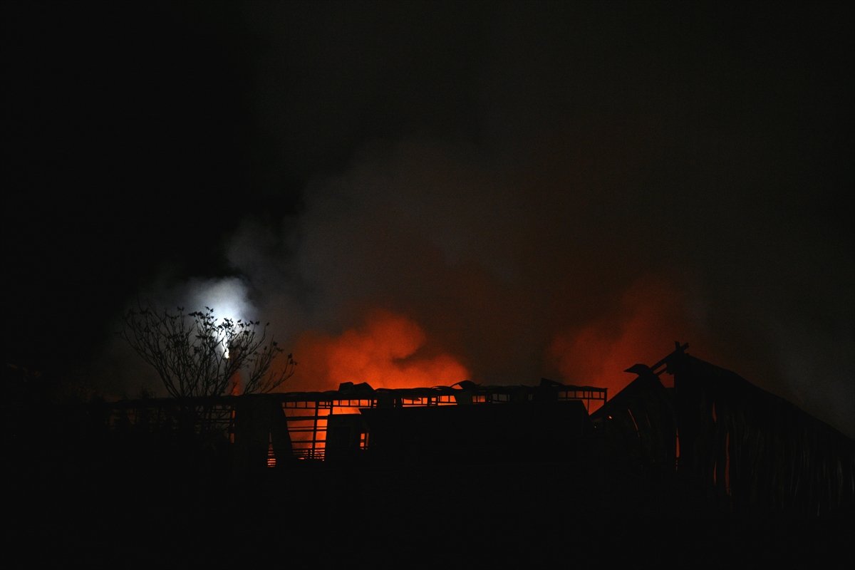 GÜNCELLEME - Ankara'da ilaç fabrikasında çıkan yangın söndürüldü