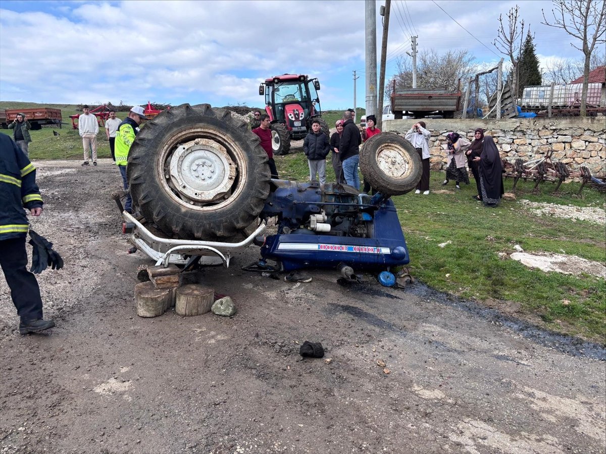 GÜNCELLEME - Bilecik'te devrilen traktörün sürücüsü öldü