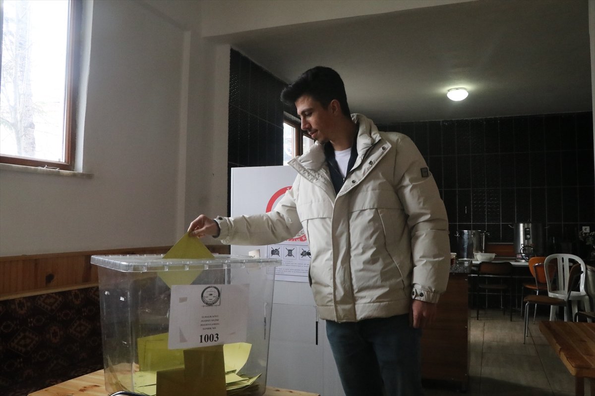 GÜNCELLEME - Çankırı'da Elmalık köyünün belde olma kararı için düzenlenen referandumda 'evet' oyu çıktı