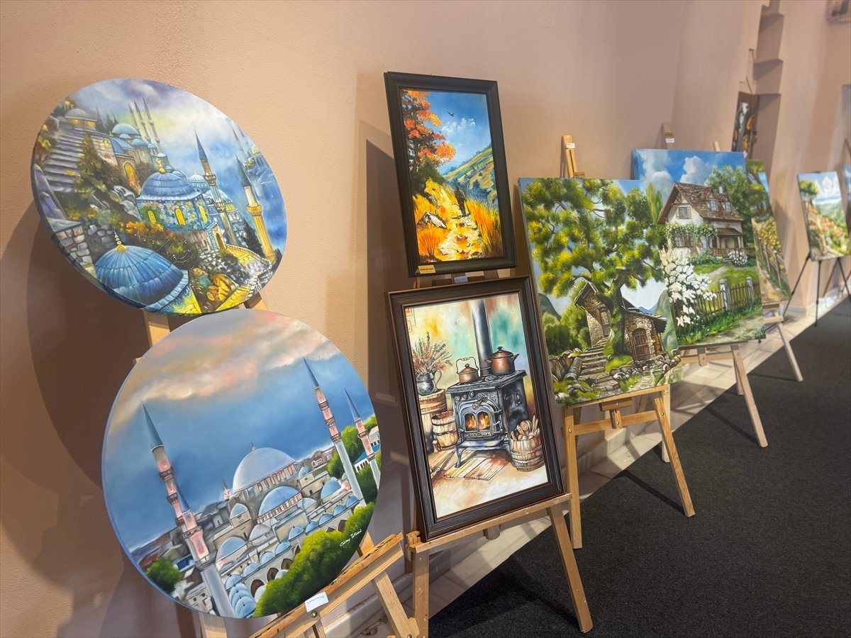 'Hayal ve Hakikat Arasında' resim sergisi Üsküdar'da açıldı