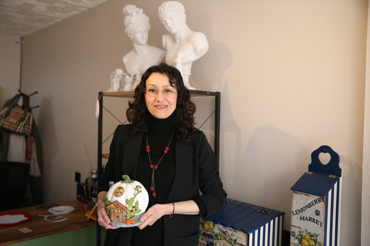 Hobisini mesleğe dönüştüren kadın kendi işinin patronu oldu