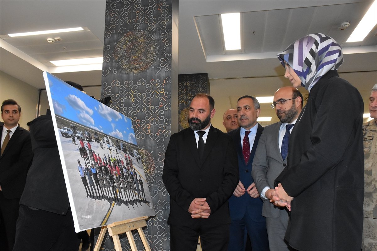 İçişleri Bakan Yardımcısı Yiğitbaşı, '65 Karede Van Emniyeti' sergisinin açılışını yaptı