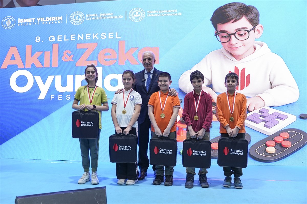 İstanbul'da '8. Geleneksel Ümraniye Akıl ve Zeka Oyunları Festivali' düzenlendi