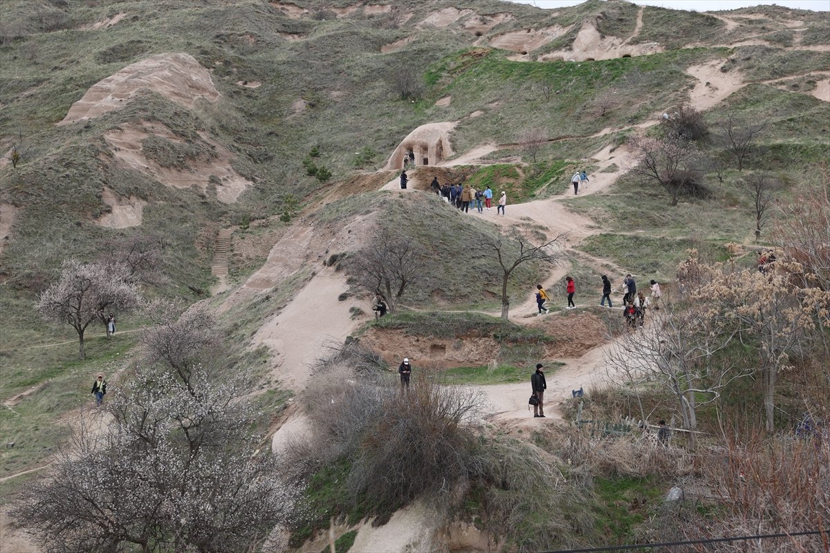 Kapadokya'nın masalsı coğrafyası film üssü oluyor