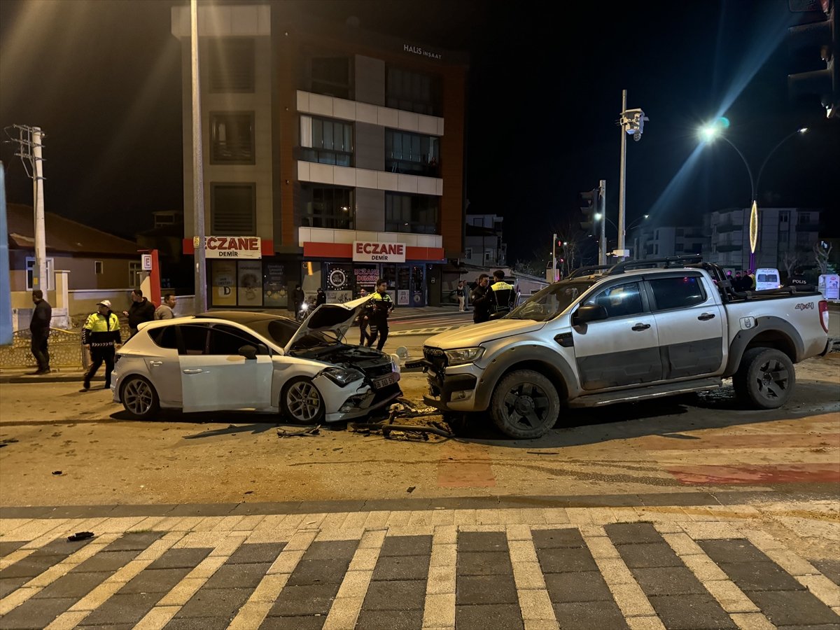 Karaman'da trafik kazasında 6 kişi yaralandı