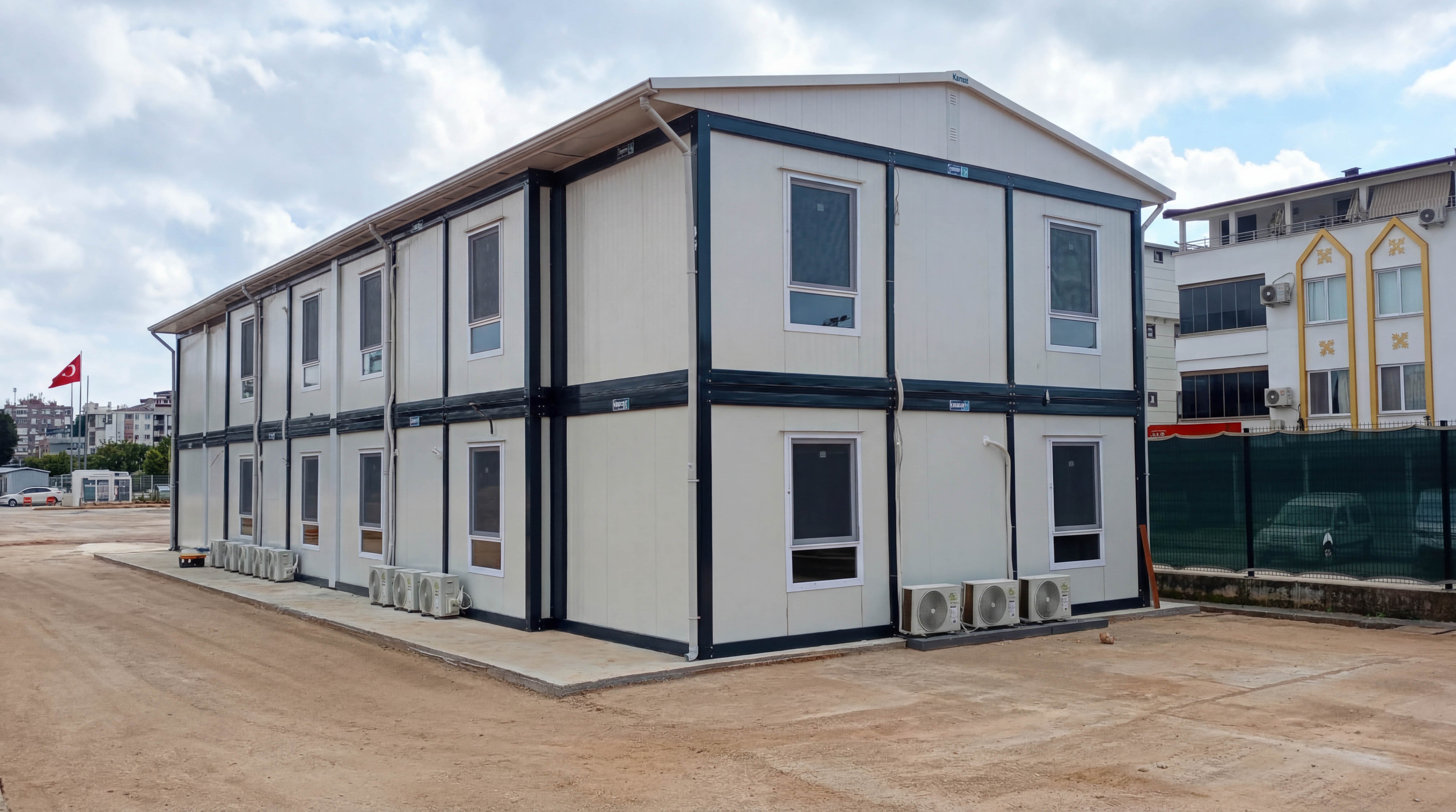 Karmod Antalya'da rezidans projesine konteyner ofis kurdu