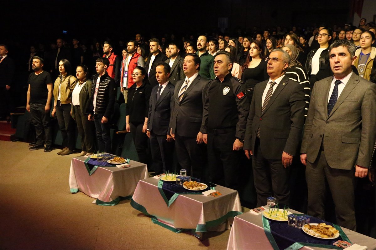 Kars'ta 'Gençler Arası Kültür Sanat Yarışmaları Doğu Anadolu Bölge Finali' başladı