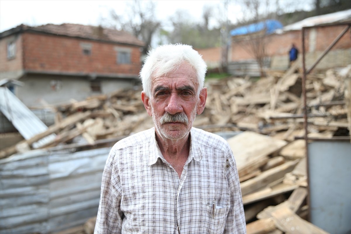 Kastamonu'da çöken ahırda 4 büyükbaş telef oldu