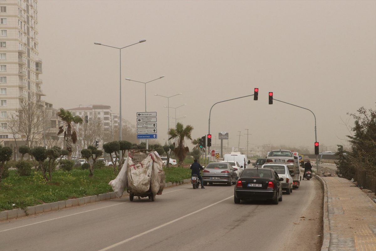 Kilis'te toz taşınımı etkili oluyor