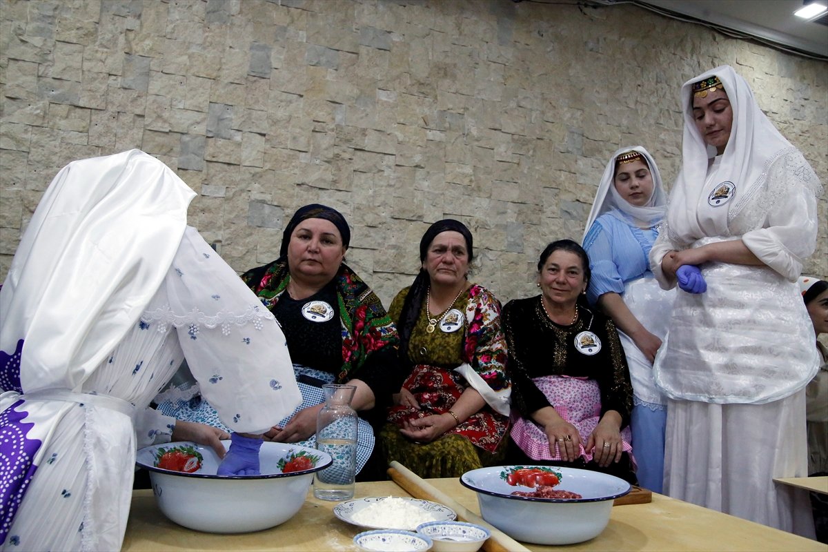 Kırgızistan'da 'Ahıska Hınkal 2026' yarışması düzenlendi