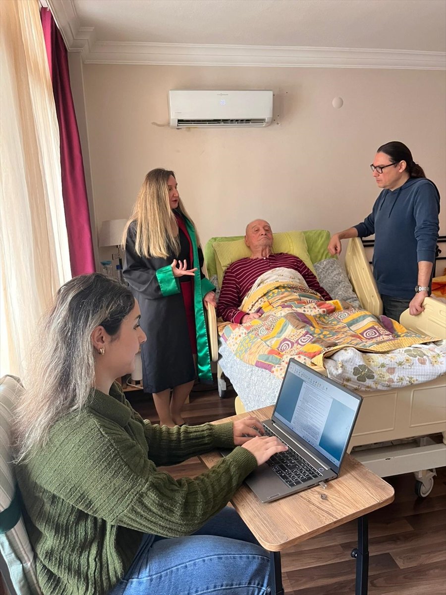 Marmaris'te hakim ve adliye personeli, vesayet davası için yatalak hastanın evine gitti