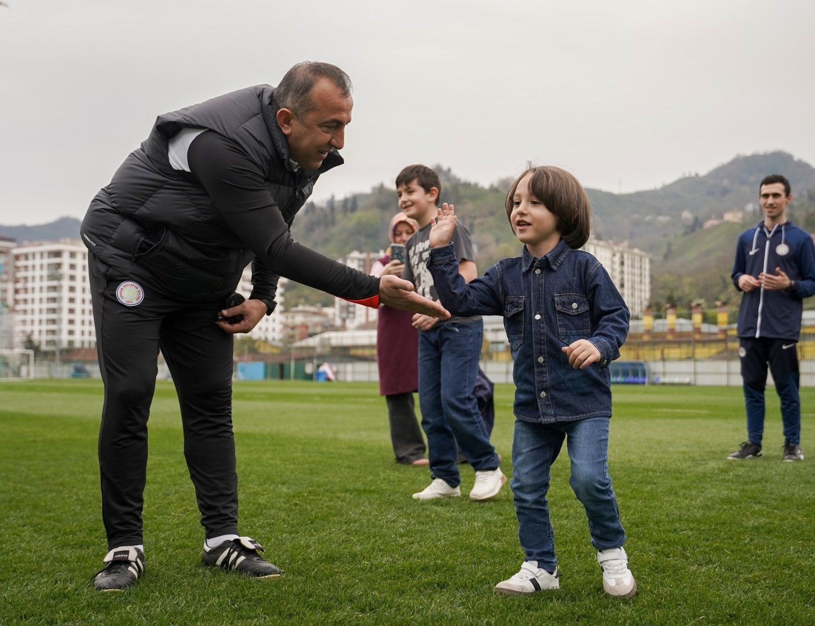 Otizmli bireylerden Çaykur Rizespor'a ziyaret