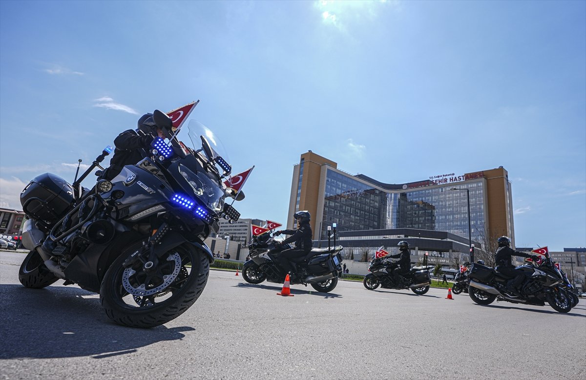 'Polis Haftası' kapsamında Cumhurbaşkanlığı koruma polislerinden hastanede tedavi gören çocuklara ziyaret