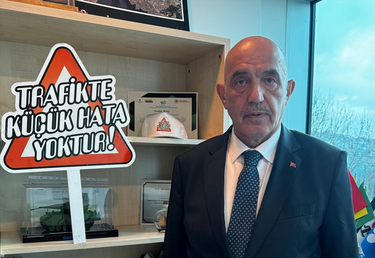 Prof. Dr. Mustafa Ilıcalı'dan kasis kazalarına karşı yolların işaretlenmesi önerisi