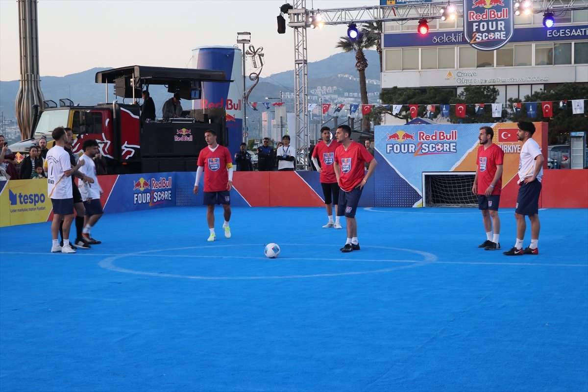 Red Bull Four 2 Score Sokak Futbolu Turnuvası'nın Türkiye Finali İzmir'de Yapıldı