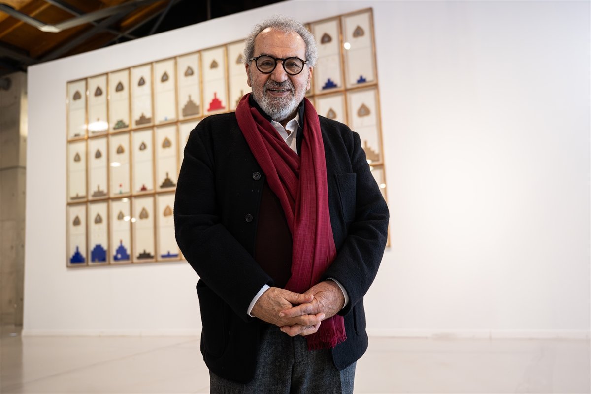 Ressam ve akademisyen Hüsamettin Koçan'ın 'Ben Bu' sergisi kitaplaştırıldı