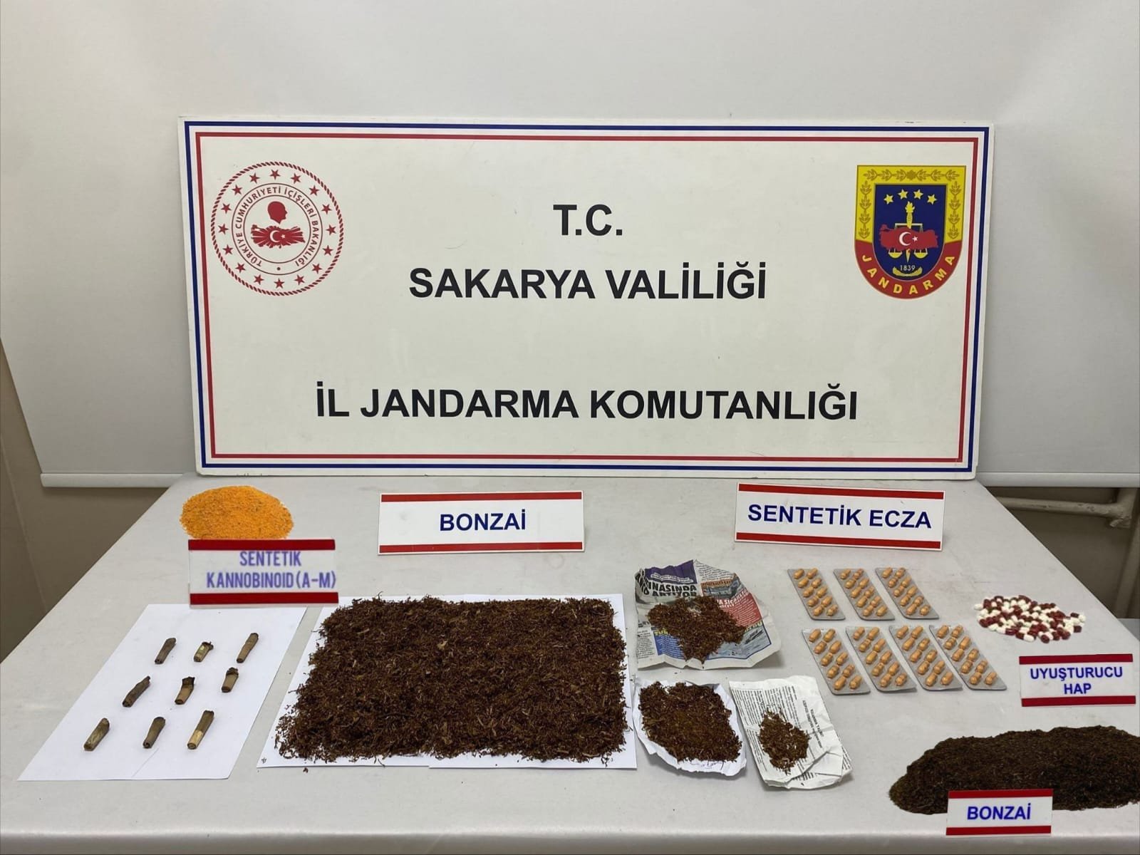 Sakarya'da uyuşturucu operasyonunda 2 zanlı tutuklandı