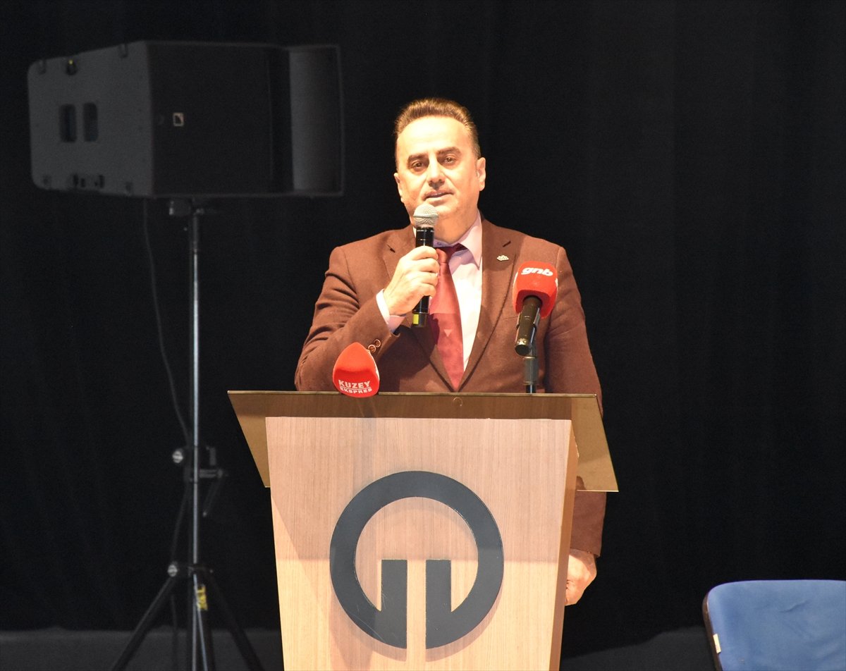 Sanatçı Volkan Konak vefatının birinci yılında Trabzon'da şarkılarıyla anıldı