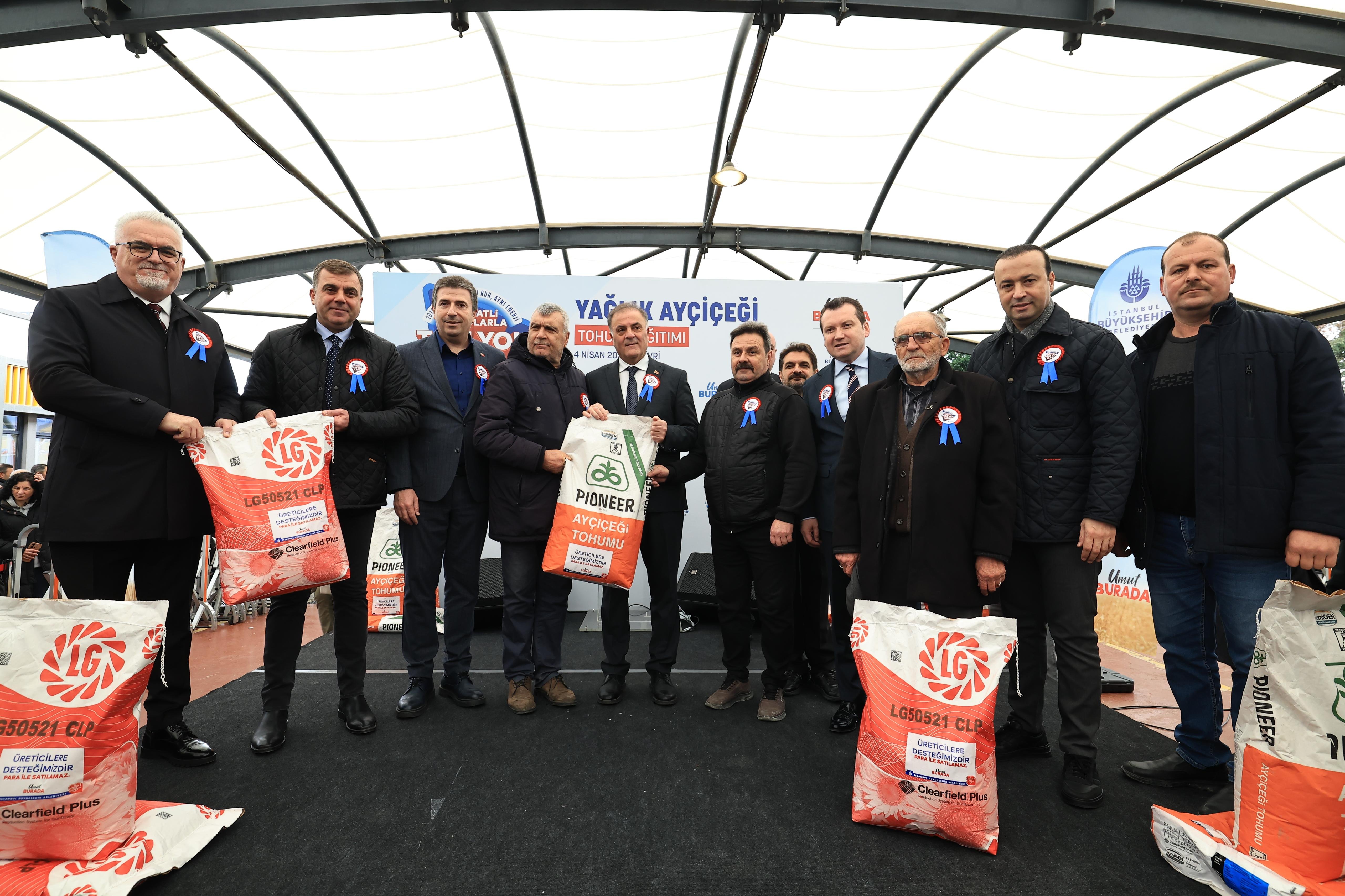 Silivri'de 'Yağlık Ayçiçeği Tohumu Dağıtım Töreni' düzenlendi