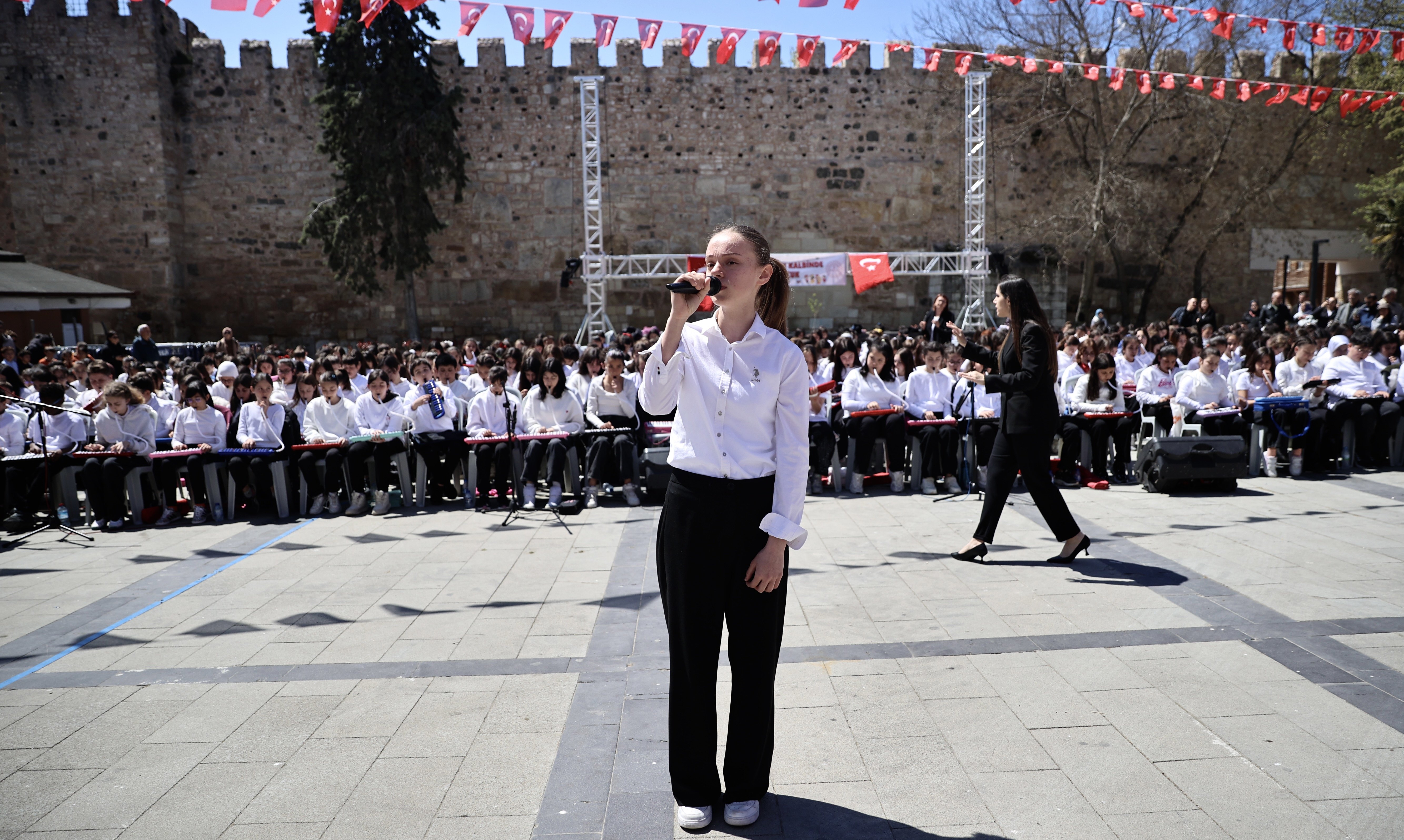 Sinop'ta 500 öğrenci kent meydanında melodika dinletisi sundu