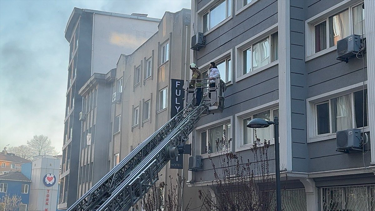 Şişli'de 6 katlı otelde çıkan yangın söndürüldü