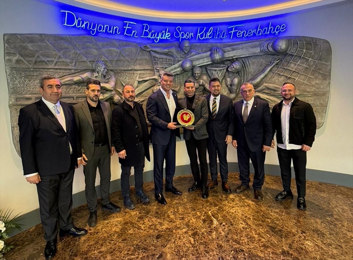 Türkiye Boks Federasyonu Başkanı Hekimoğlu'ndan Fenerbahçe Başkanı Saran'a ziyaret