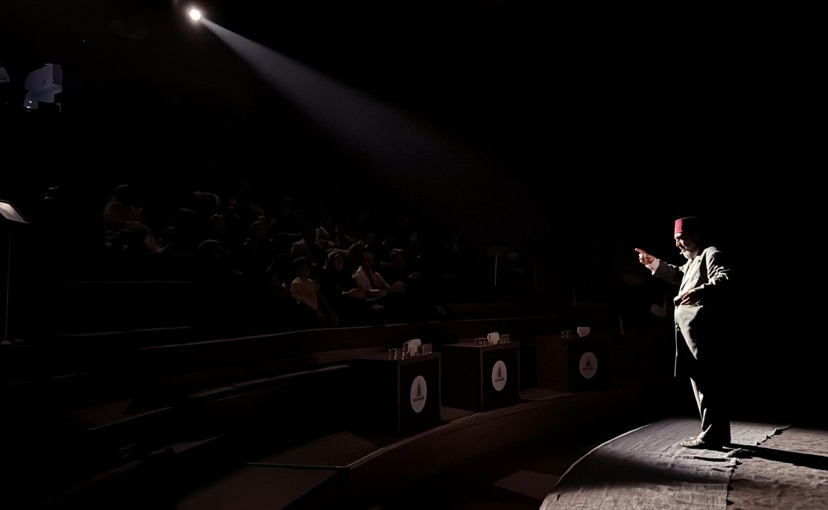 Türkiye turnesindeki 'Firavunla Yüz Yüze' tiyatro oyunu, Nevşehir'de sahnelendi