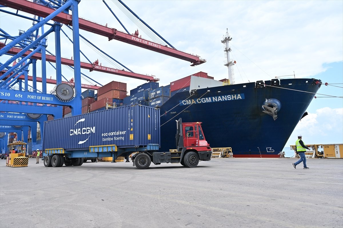 Türkiye'den Lübnan'a 38 konteynerlik insani yardım