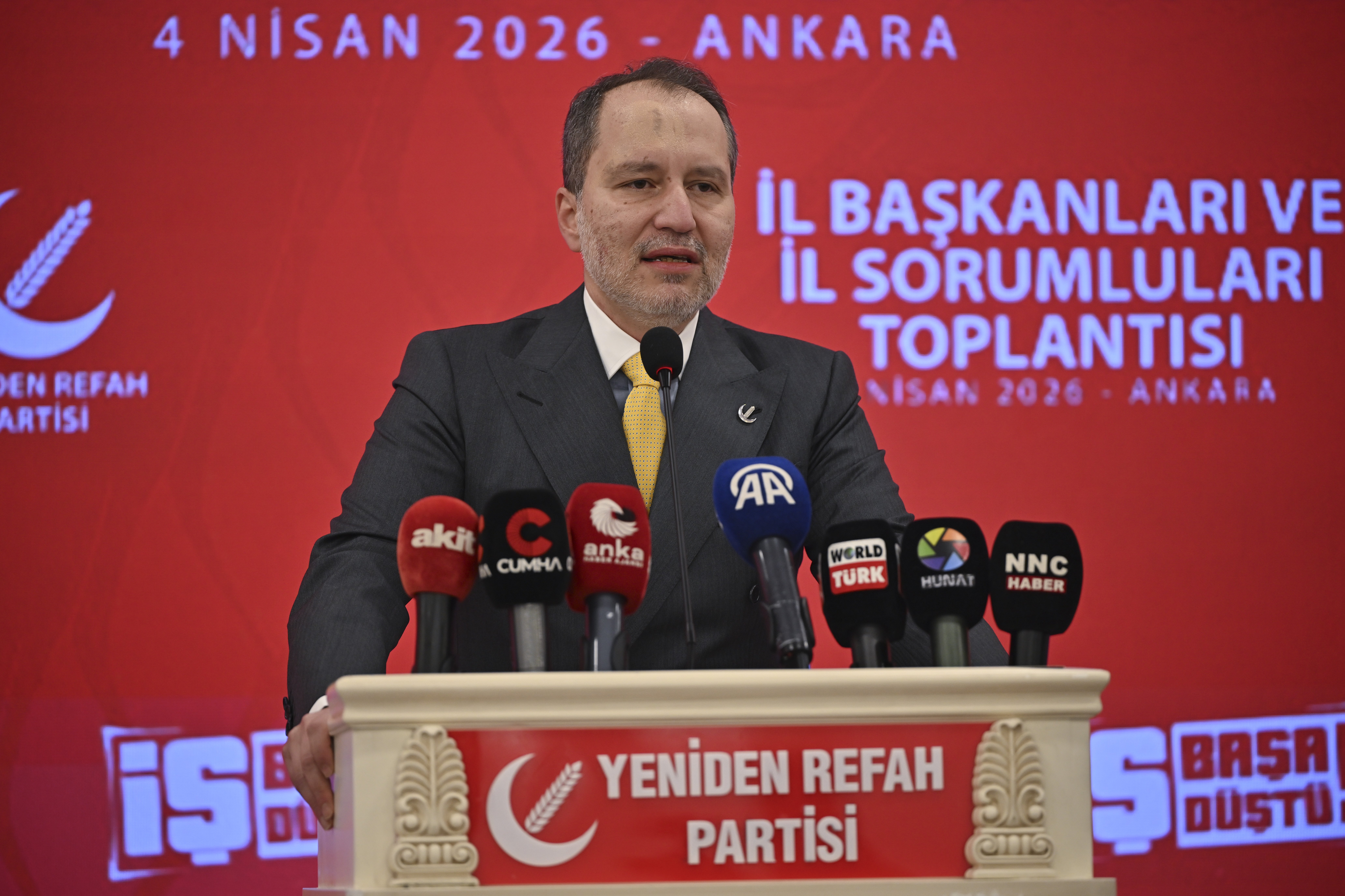 Yeniden Refah Partisi Genel Başkanı Erbakan, partisinin İl Başkanları Toplantısı'nda konuştu: