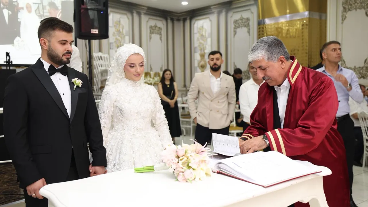 Dilovası'nda Yaşar ve Tiryaki ailelerinin mutlu günü