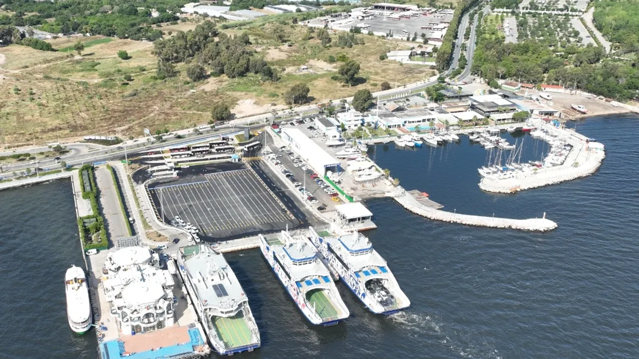 İzmir'de 4 Eylül'e dikkat! Feribot seferlerine üç saatlik ara