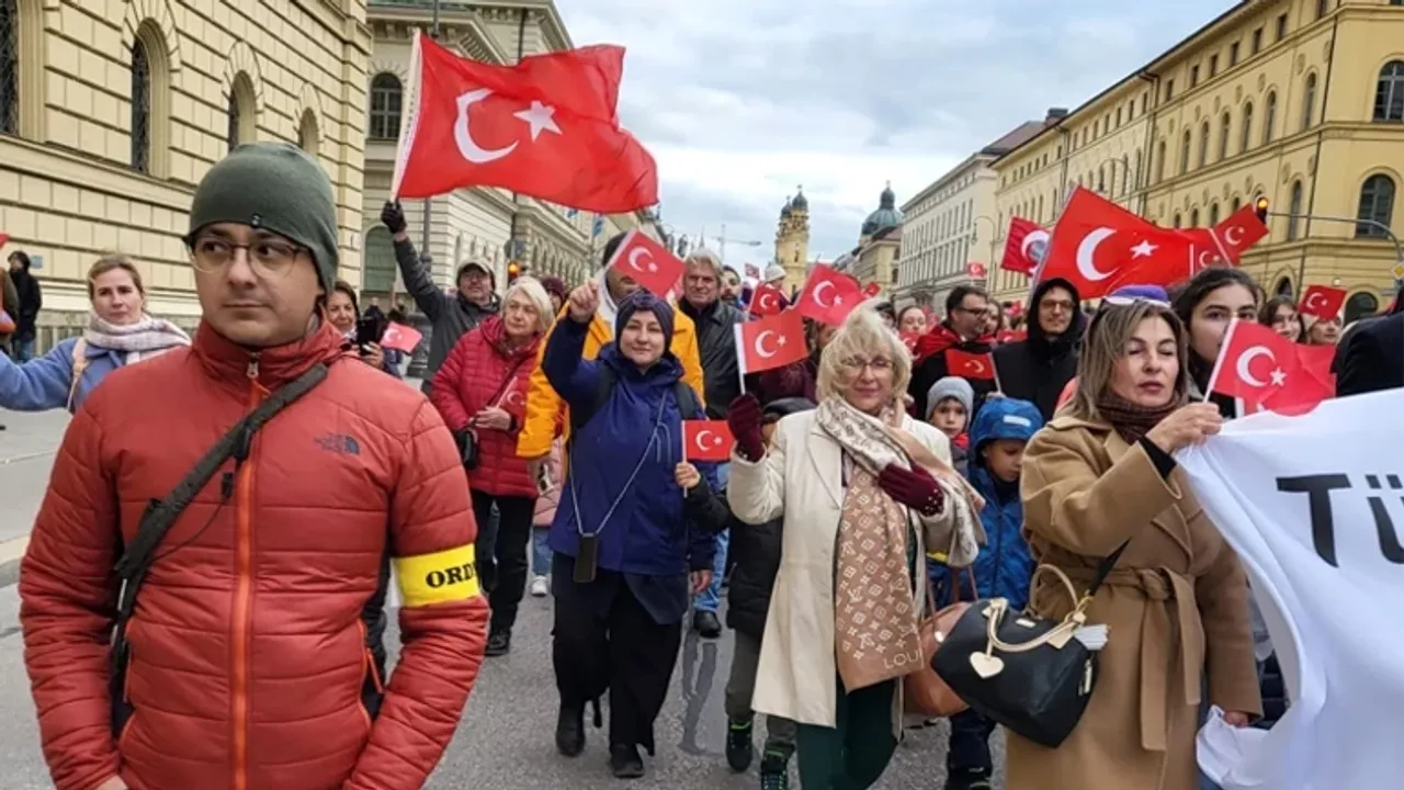 Almanya'da Cumhuriyet kutlamasına büyük ilgi