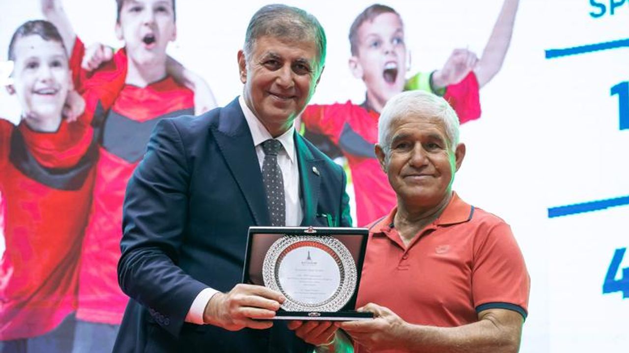 İzmir Büyükşehir Belediye Başkanı Tugay’dan İzmirli sporculara mesaj