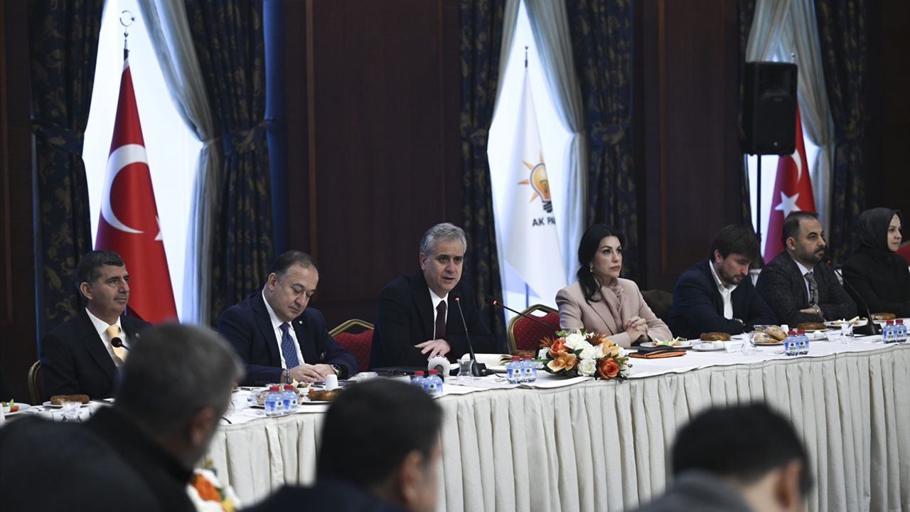AK Parti'de 'Gazze'de Ateşkes Sonrası İnsani Yardım Çalıştayı' düzenlendi