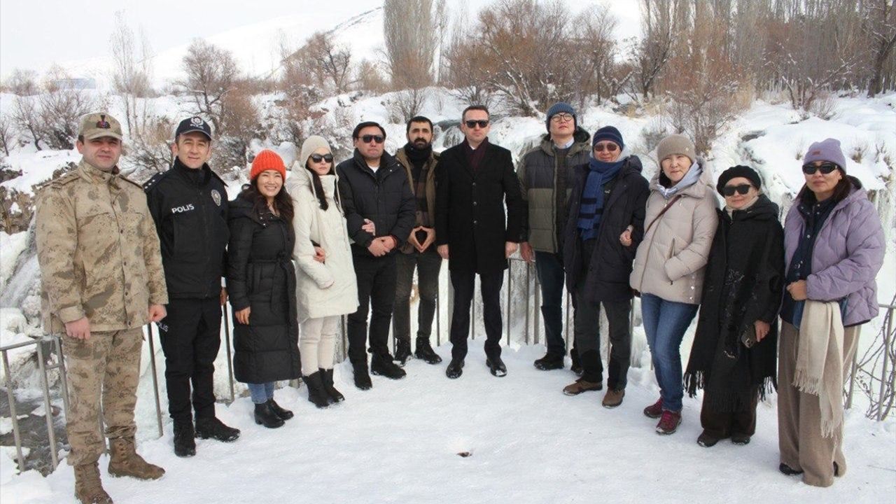 Moğolistan büyükelçilik heyeti, Van'da Hülagü Han'ın saray kalıntılarının bulunduğu alanı ziyaret etti