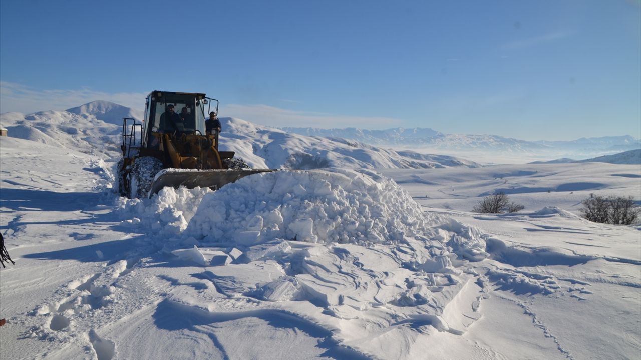 Van, Muş, Hakkari ve Bitlis'te 167 yerleşim yerine ulaşım sağlanamıyor