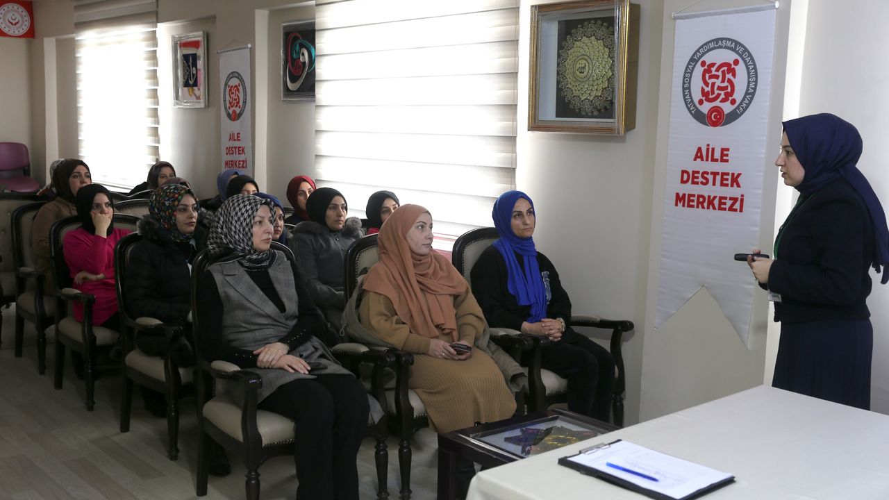 Bitlis'te sanal kumar bağımlılığının önlenmesinde hedef kitle anneler