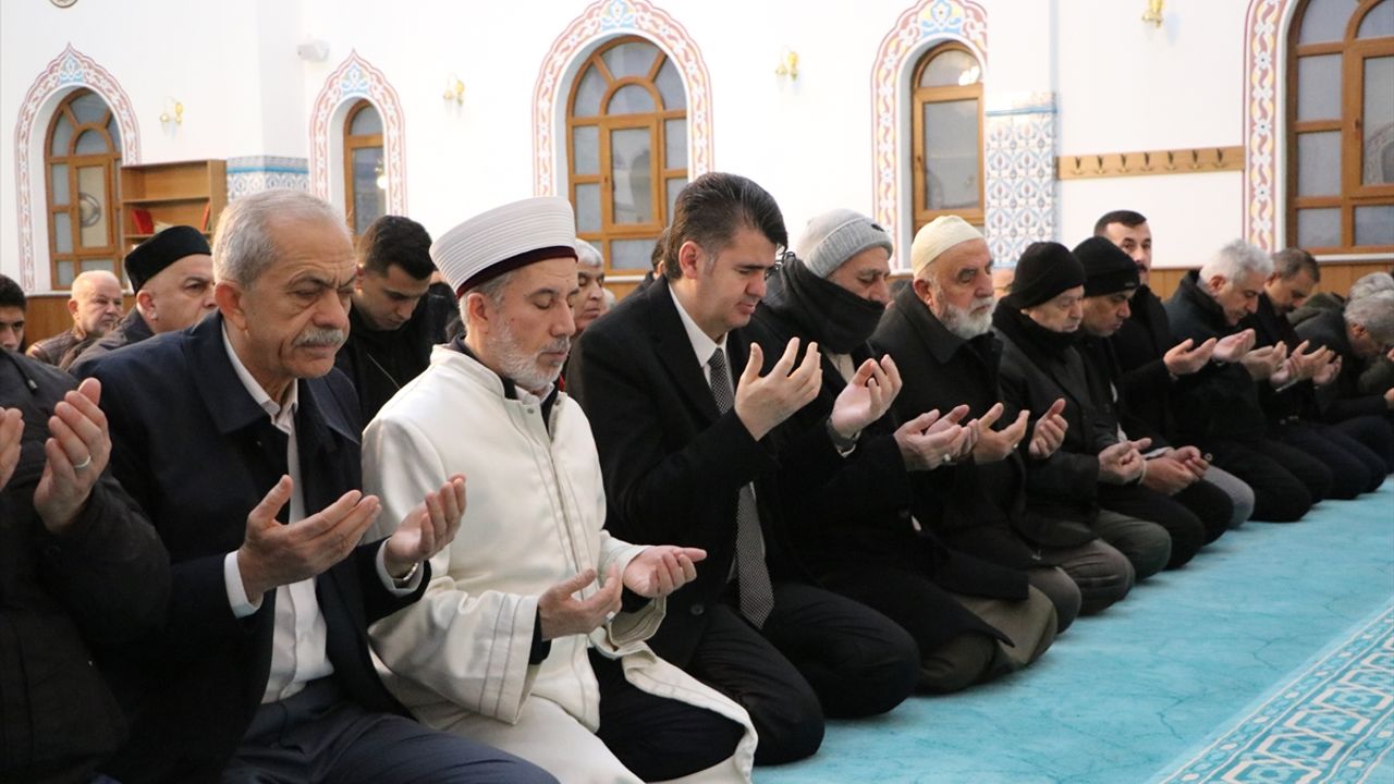 Kilis'te 6 Şubat depremlerinde hayatını kaybedenler anıldı