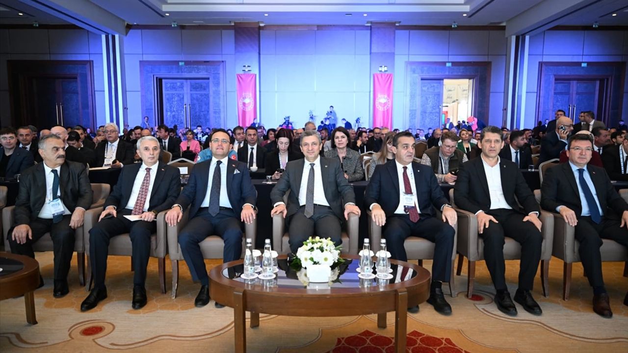 Su ürünleri Yetiştiriciliği Çalıştayı ve Fuarı Antalya'da başladı